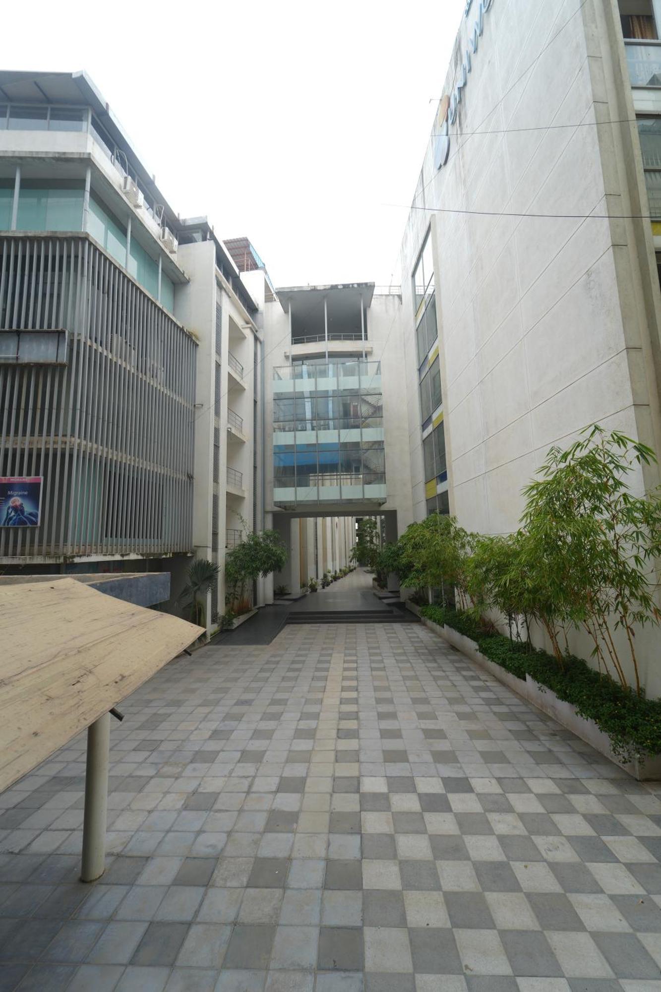 Bubble Hotel Electronic City Kammasandra Bagian luar foto